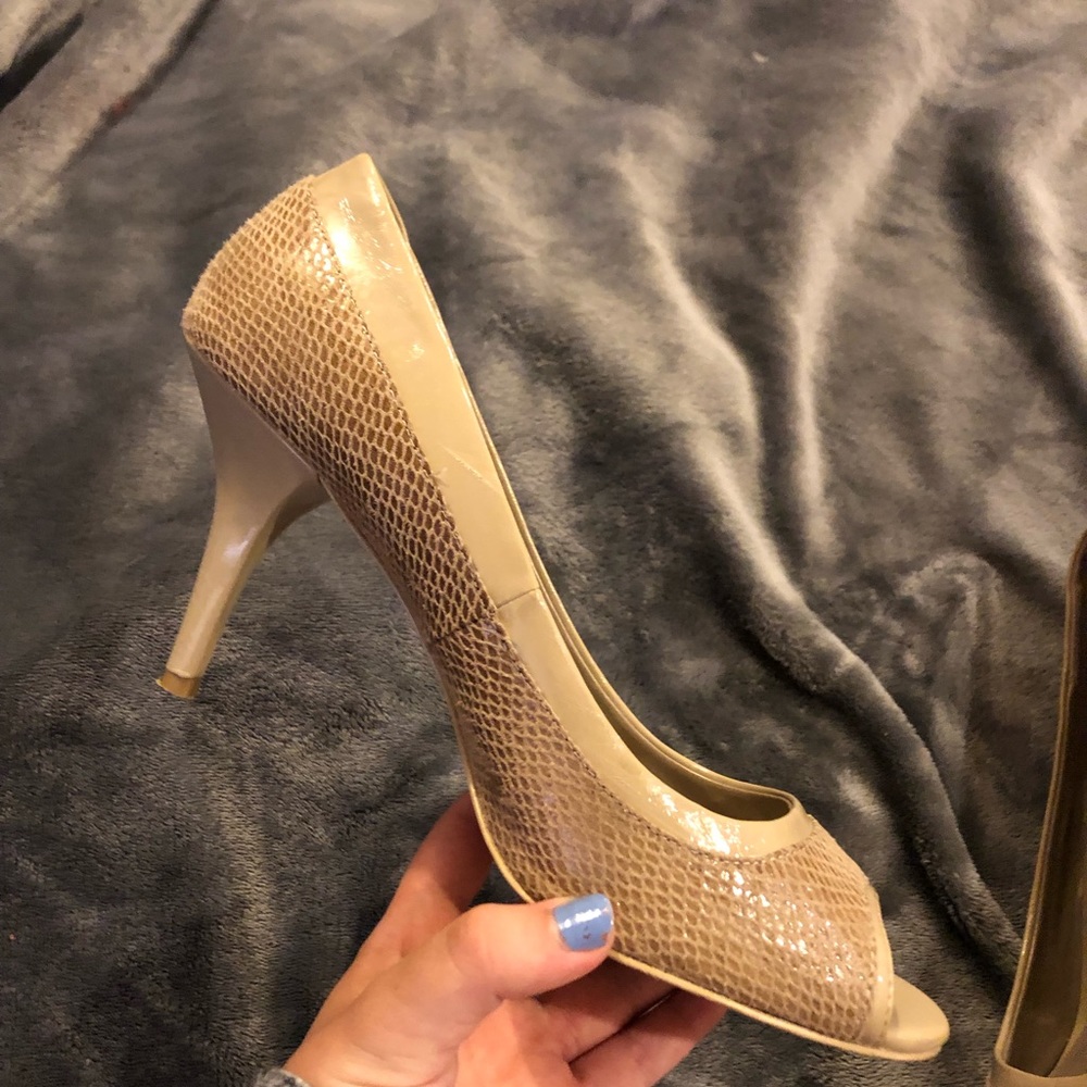 Heels - Picture 3 of 3